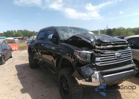 2020 Toyota Tundra Limited z USA, uszkodzony, nr VIN 5TFHY5F14LX935171